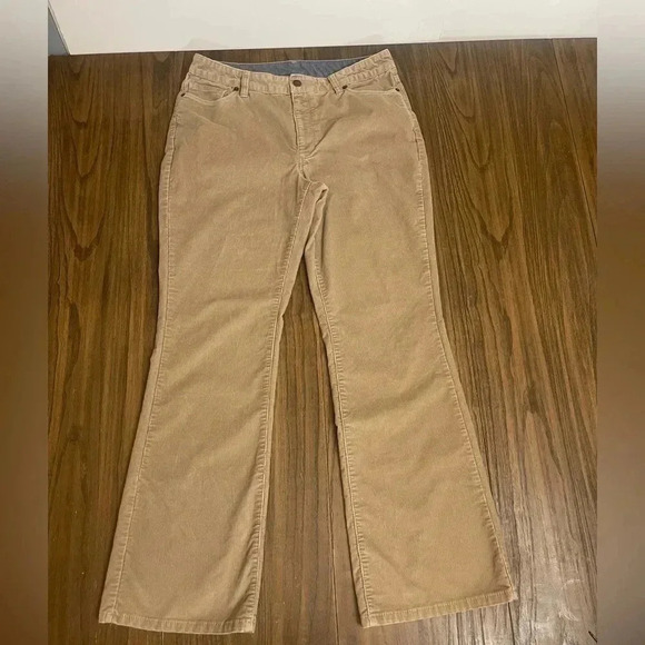 L.L. Bean Favorite Fit Straight Leg Khaki Tan Corduroy Women’s Pants size 10 Reg - Picture 15 of 16